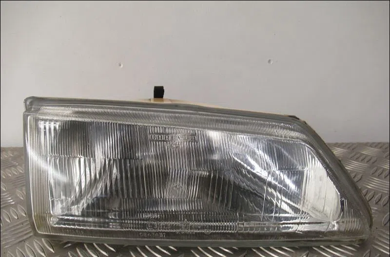 Phare droit Peugeot 106 II (1A_, 1C_) 1.5 d (1998-2004) 3 portes occasion