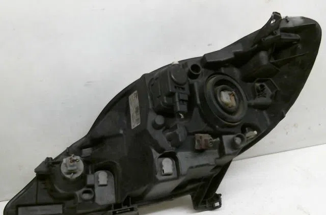 Phare droit Peugeot 107 (PM_, PN_) 1.0 (2005-2014) 3 portes occasion