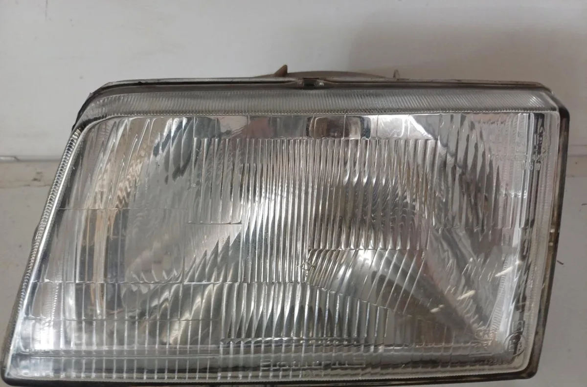 Phare droit PEUGEOT 205 PHASE 2 occasion
