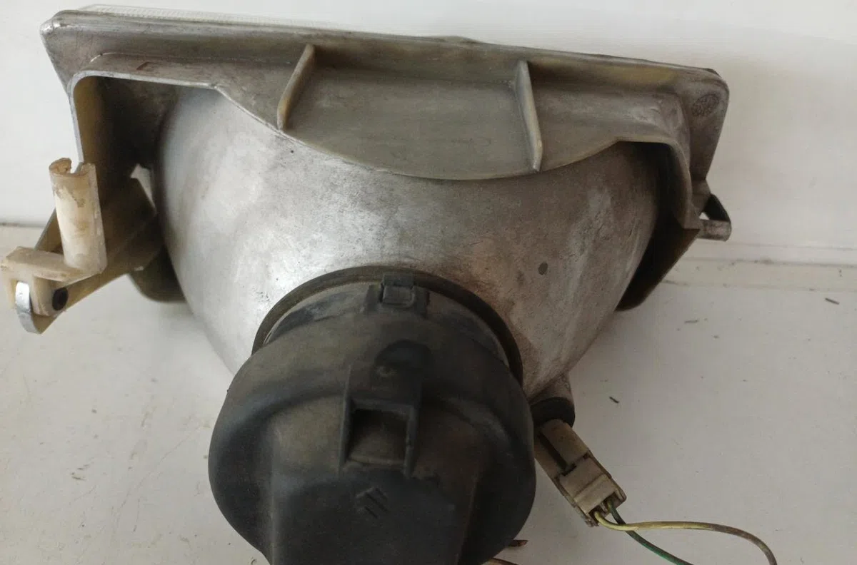 Phare droit PEUGEOT 205 PHASE 2 occasion