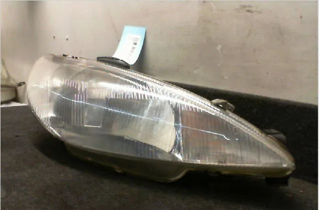 Phare droit PEUGEOT 206  1.4i occasion