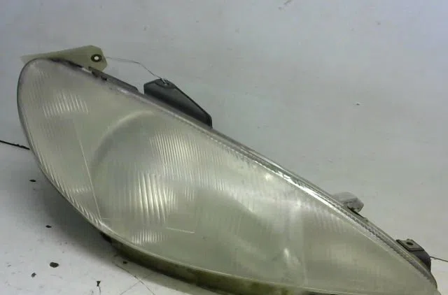 Phare droit PEUGEOT 206 2003 occasion