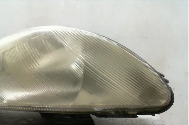 Phare droit Peugeot 206 (2L_, 2M_) 1.4 i (2lkfwa, 2mkfwa) (2009-2013) 3 portes occasion