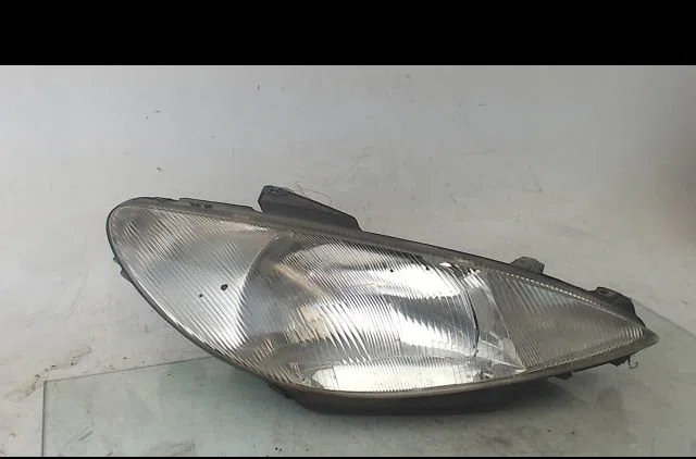 Phare droit Peugeot 206 3-5 portes (2A-C) 1.1 i (1998-2007) occasion