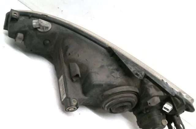 Phare droit Peugeot 206 3-5 portes (2A-C) 1.1 i (1998-2007) occasion