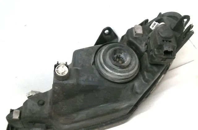 Phare droit Peugeot 206 3-5 portes (2A-C) 1.1 i (1998-2007) occasion