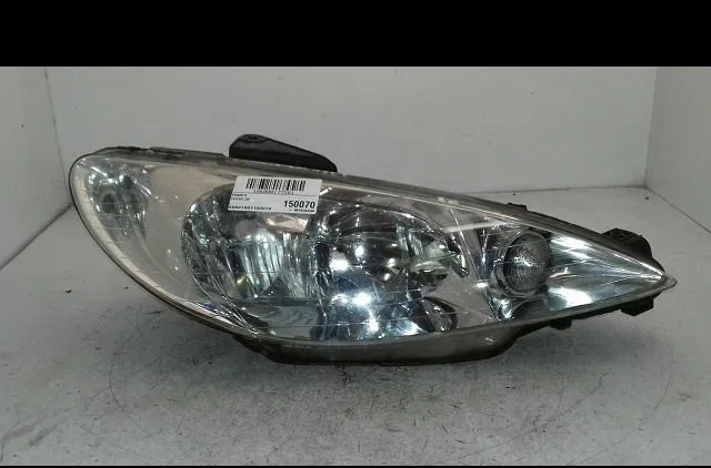 Phare droit Peugeot 206 3-5 portes (2A-C) 1.4 hdi eco 70 (2001-2009) 5 portes occasion