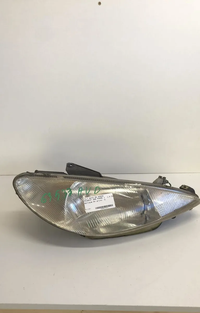 Phare droit Peugeot 206 3-5 portes (2A-C) 1.4 i (1998-2012) 3 portes occasion