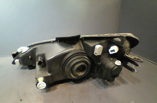 Phare droit Peugeot 206 3-5 portes (2A-C) 1.4 i (1998-2012) 3 portes occasion
