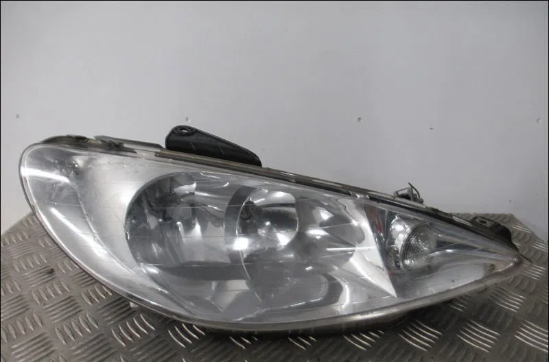 Phare droit Peugeot 206 SW (2E-K) 2.0 hdi (2002-2007) occasion