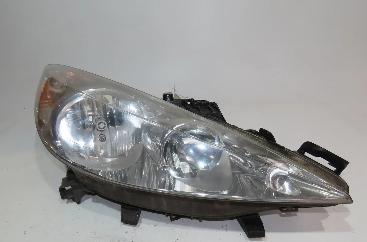 Phare droit Peugeot 207-207 (WA_, WC_) 1.4 (2006-2013) 5 portes occasion
