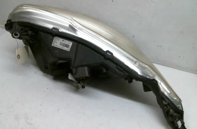 Phare droit Peugeot 208 I (CA_, CC_) 1.0 (2012) occasion