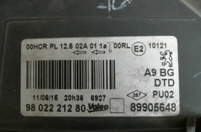 Phare droit Peugeot 208 I (CA_, CC_) 1.0 (2012) occasion