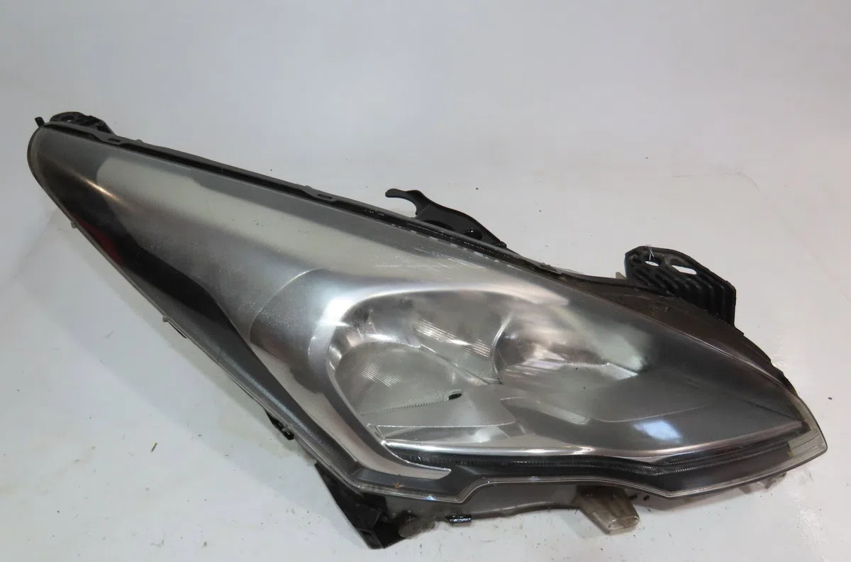 Phare droit Peugeot 3008 Monospace (0U_) 1.6 hdi (2009-2016) 5 portes occasion