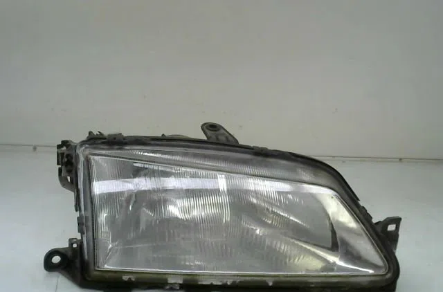Phare droit Peugeot 306 3-5 portes (7A, 7C, N3, N5) 1.4 (1993-2001) 5 portes occasion