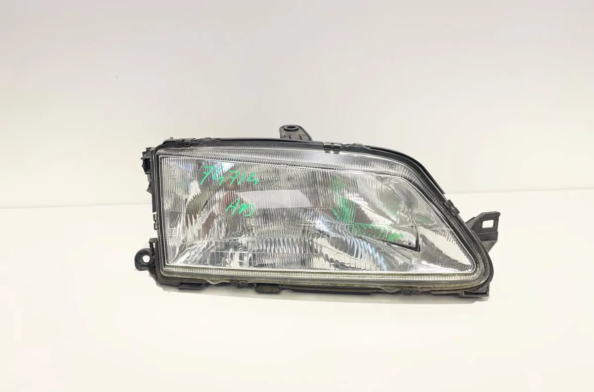 Phare droit Peugeot 306 3-5 portes (7A, 7C, N3, N5) 1.6 (1993-2000) occasion