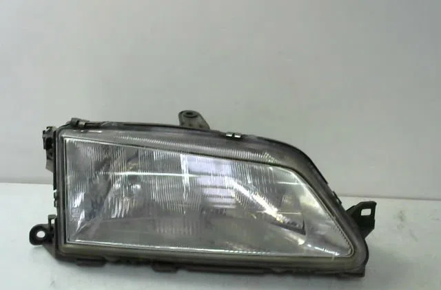Phare droit Peugeot 306 3-5 portes (7A, 7C, N3, N5) 1.8 d (1993-2001) occasion
