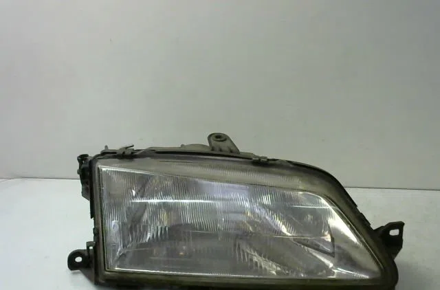 Phare droit Peugeot 306 3-5 portes (7A, 7C, N3, N5) 1.9 d (1994-2001) occasion