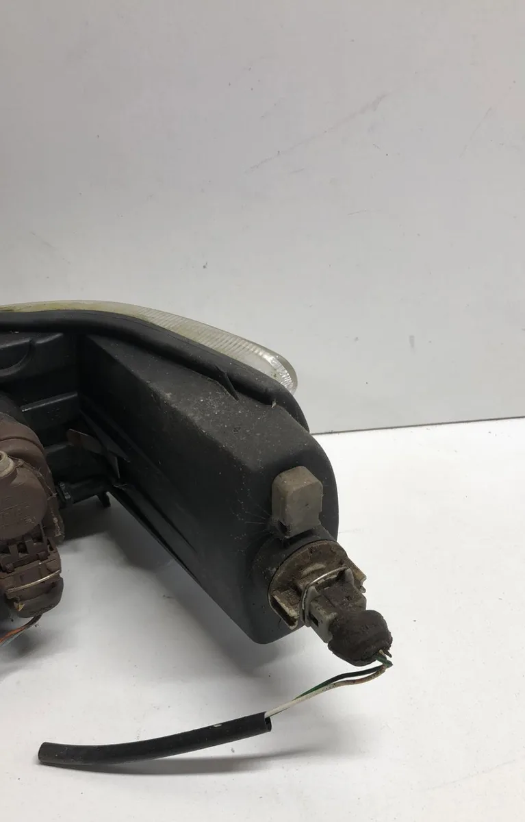Phare droit Peugeot 306 3-5 portes (7A, 7C, N3, N5) 1.9 d (1994-2001) occasion
