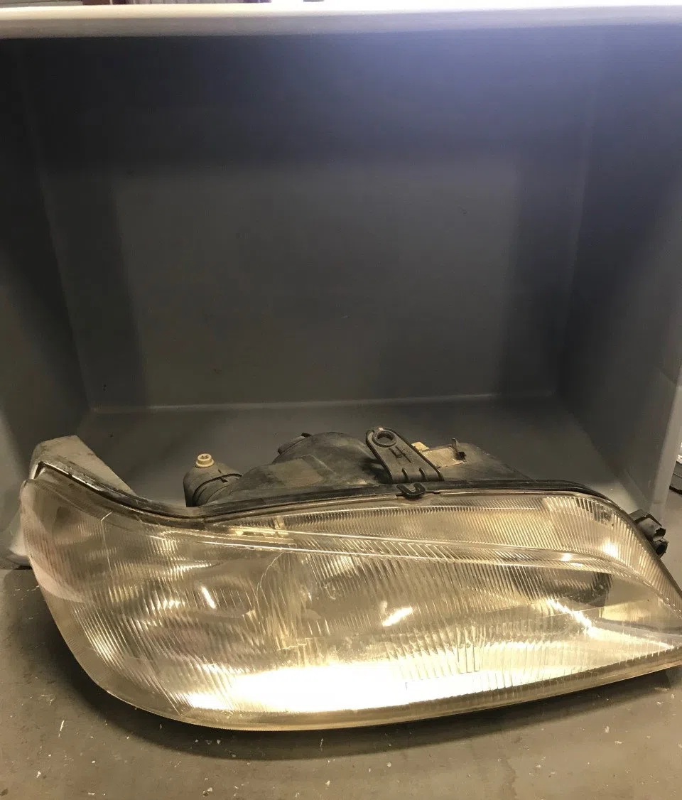 Phare droit Peugeot 306 3-5 portes (7A, 7C, N3, N5) 1.9 d (1994-2001) occasion