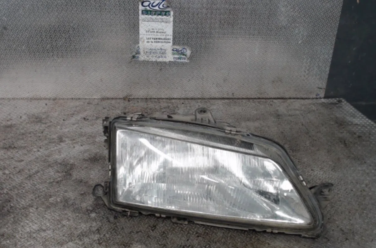 Phare droit PEUGEOT 306  306 PHASE 1 occasion