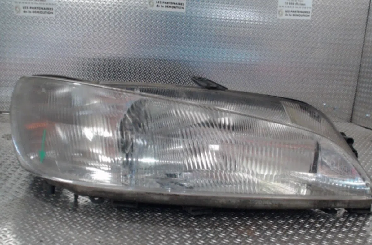 Phare droit PEUGEOT 306  306 PHASE 2 occasion