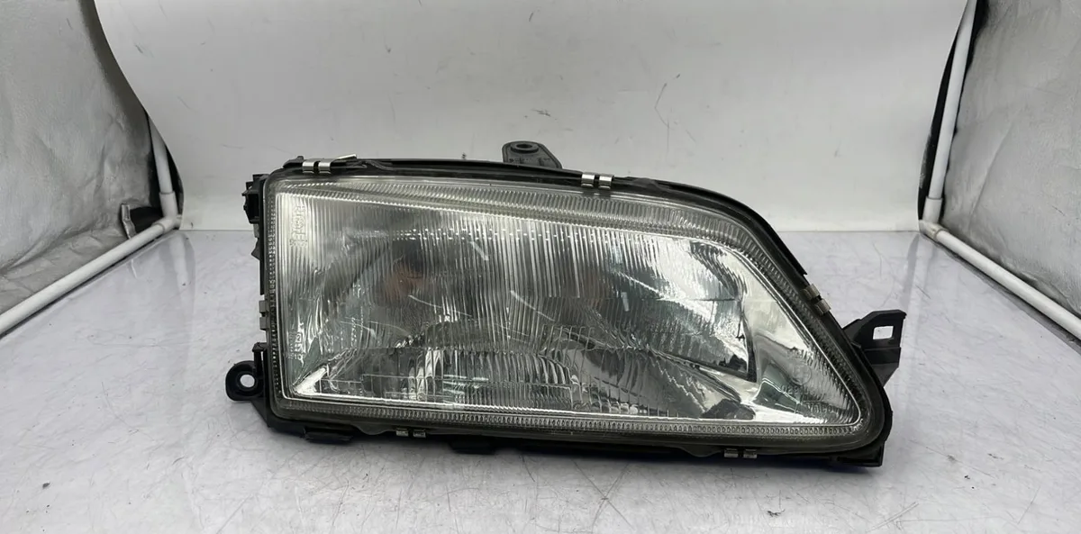 Phare droit PEUGEOT 306 PHASE 1 occasion