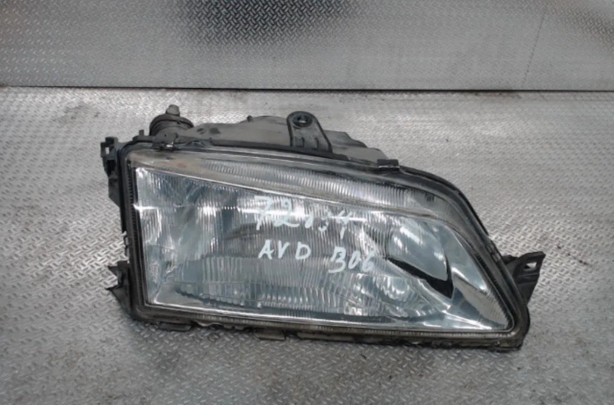 Phare droit PEUGEOT 306 PHASE 2 occasion