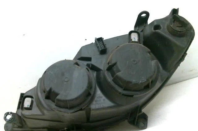 Phare droit Peugeot 307 (3A-C) 1.6 16v (2000-2007) 5 portes occasion