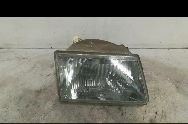 Phare droit Peugeot 309 II (3C, 3A) 1.9 diesel (1989-1993) occasion