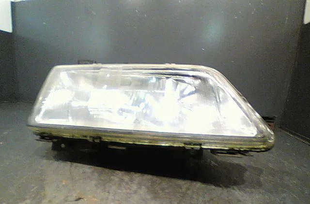 Phare droit Peugeot 405 II (4B) 1.9 td (1992-1995) occasion