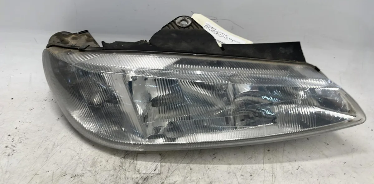 Phare droit Peugeot 406 (8B) 1.8 16v (1995-2000) occasion