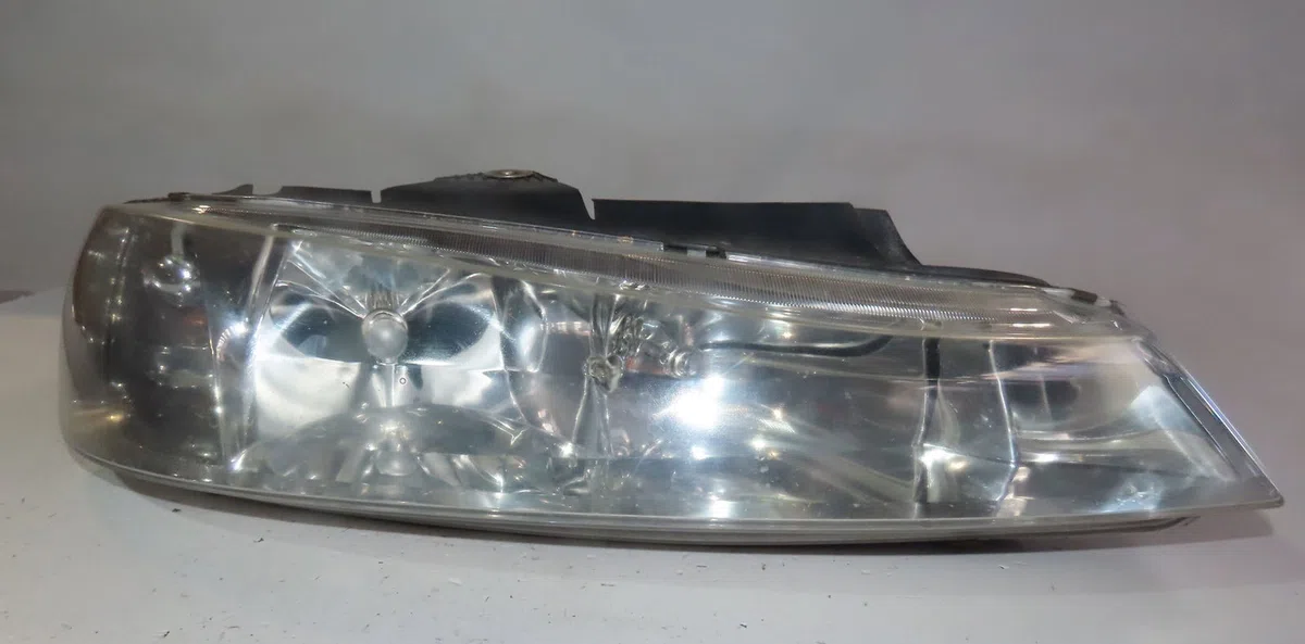 Phare droit Peugeot 406 (8B) 2.0 hdi 110 (1998-2001) 4 portes occasion