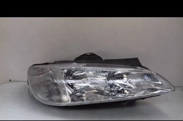 Phare droit Peugeot 406 Break (8E-F) 1.9 td (1996-2004) occasion