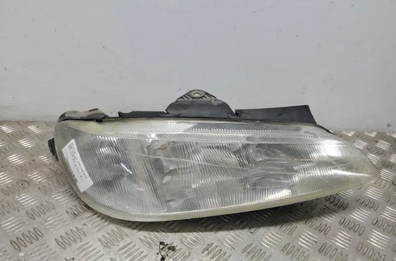 Phare droit PEUGEOT 406 PHASE 1 occasion