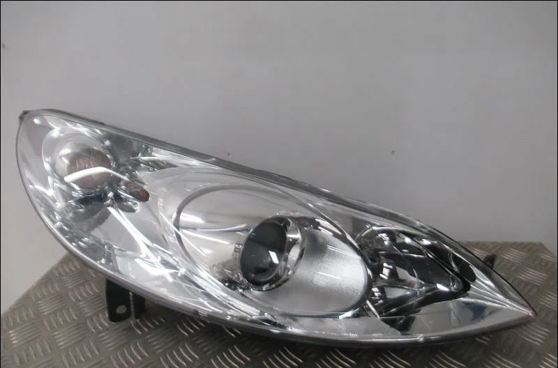 Phare droit Peugeot 407 (6D_) 2.0 (6drfnb, 6drfne) (2004-2005) occasion
