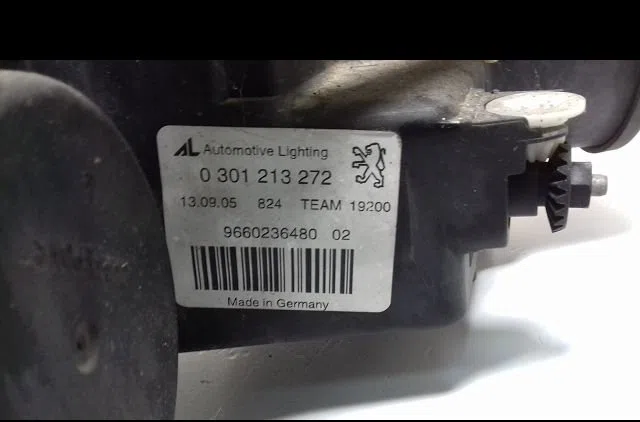 Phare droit Peugeot 407 (6D_) 2.0 hdi 135 (6drhrh, 6drhre, 6drhrg, 6drhrj) (2004-2010) 4 portes occasion
