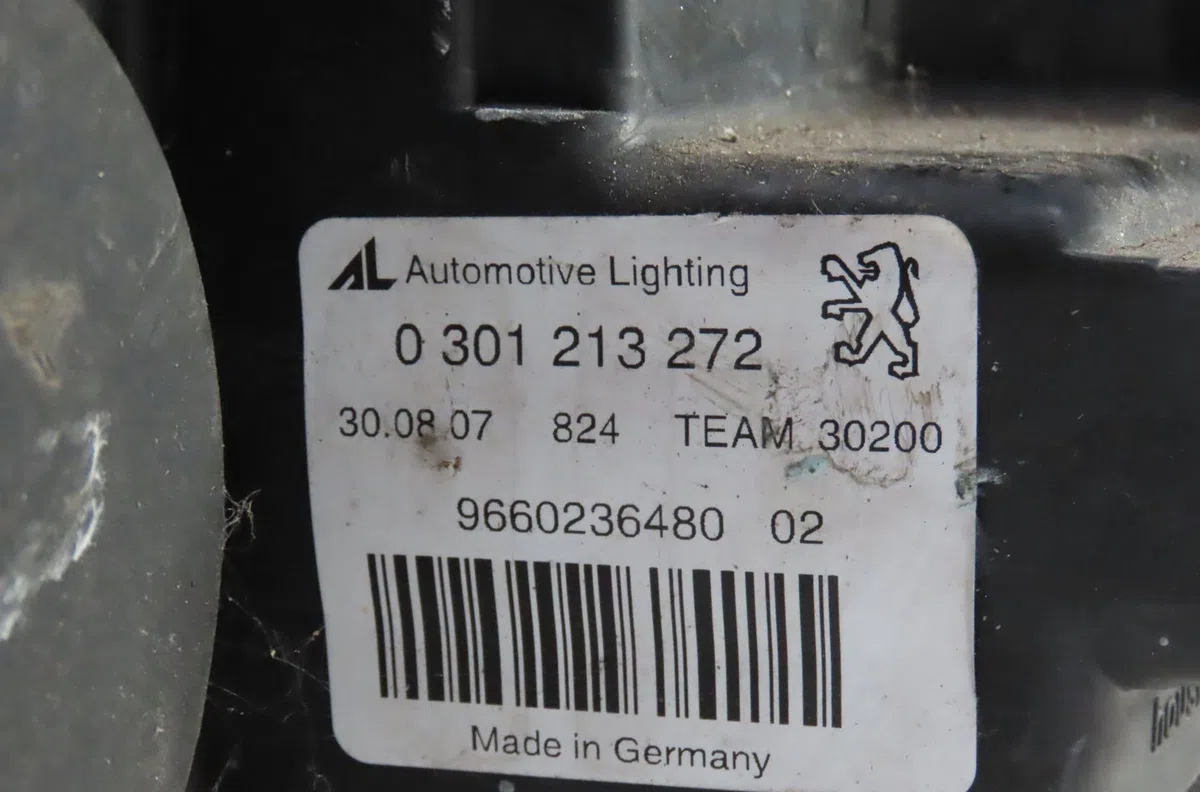 Phare droit Peugeot 407 (6D_) 2.0 hdi 135 (6drhrh, 6drhre, 6drhrg, 6drhrj) (2004-2010) 4 portes occasion