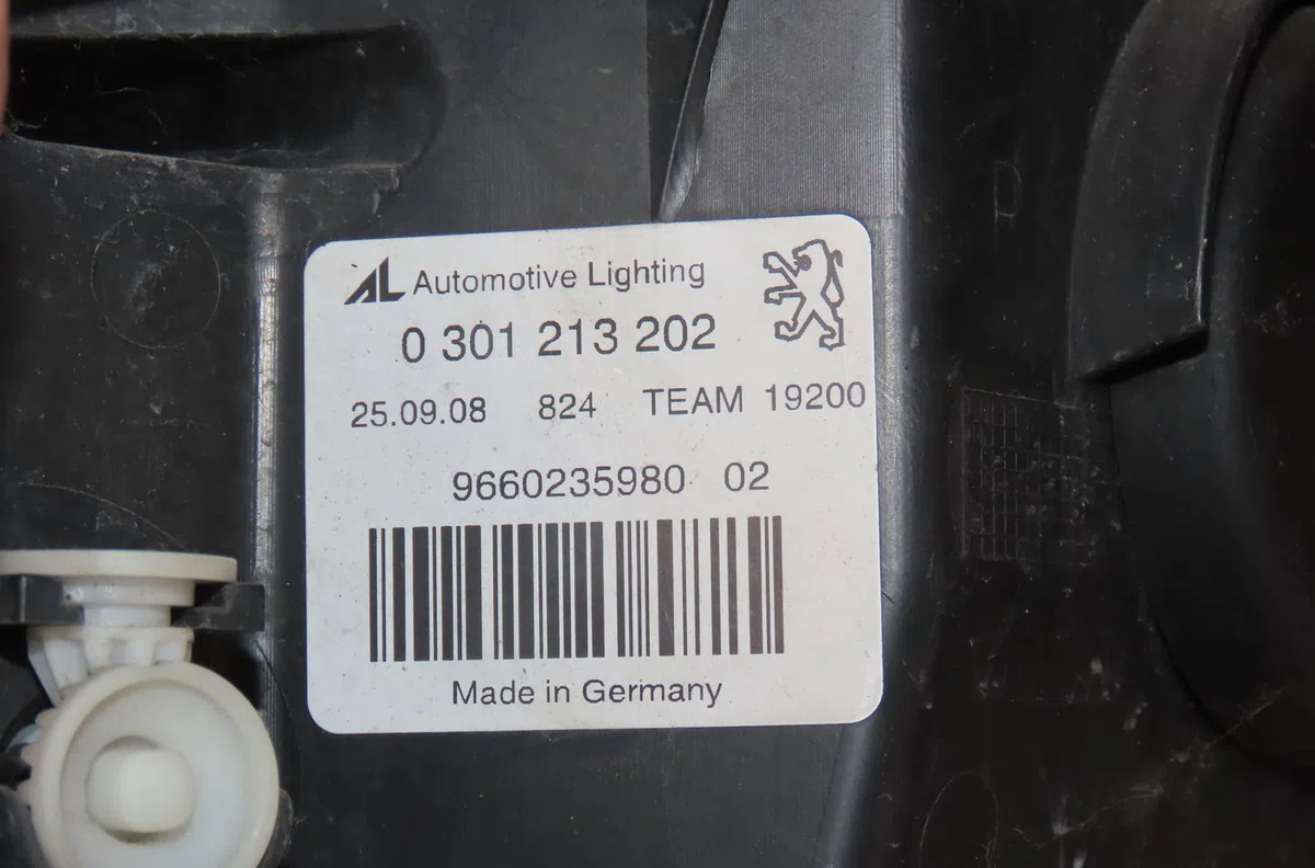 Phare droit Peugeot 407 (6D_) 2.0 hdi (6drhrh) (2009-2010) occasion