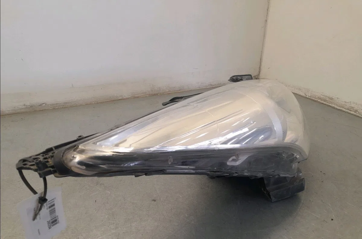 Phare droit Peugeot 5008 (0U_, 0E_) 1.6 hdi (2010-2017) 5 portes occasion
