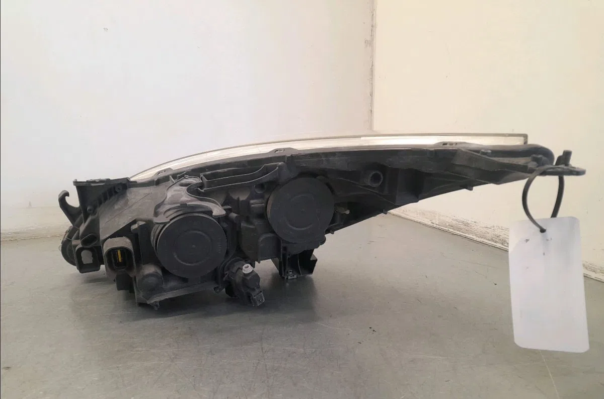 Phare droit Peugeot 5008 (0U_, 0E_) 1.6 hdi (2010-2017) 5 portes occasion