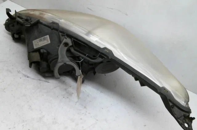Phare droit Peugeot 5008 (0U_, 0E_) 2.0 hdi 150 - bluehdi 150 (2009-2017) 5 portes occasion