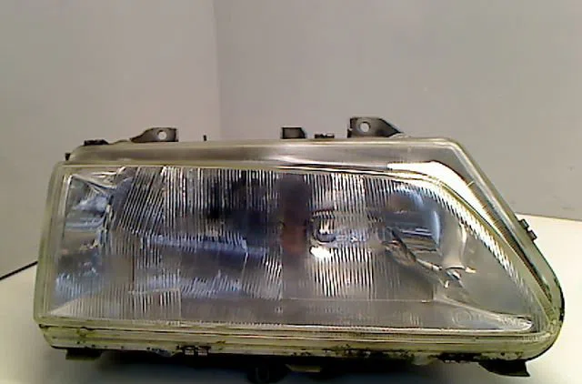 Phare droit PEUGEOT 806  1.9 TD occasion