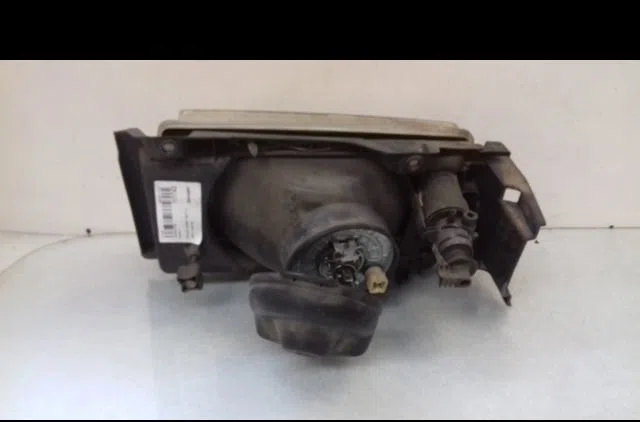 Phare droit Peugeot EXPERT Camionnette (222) 1.9 d 70 (1998-2006) occasion