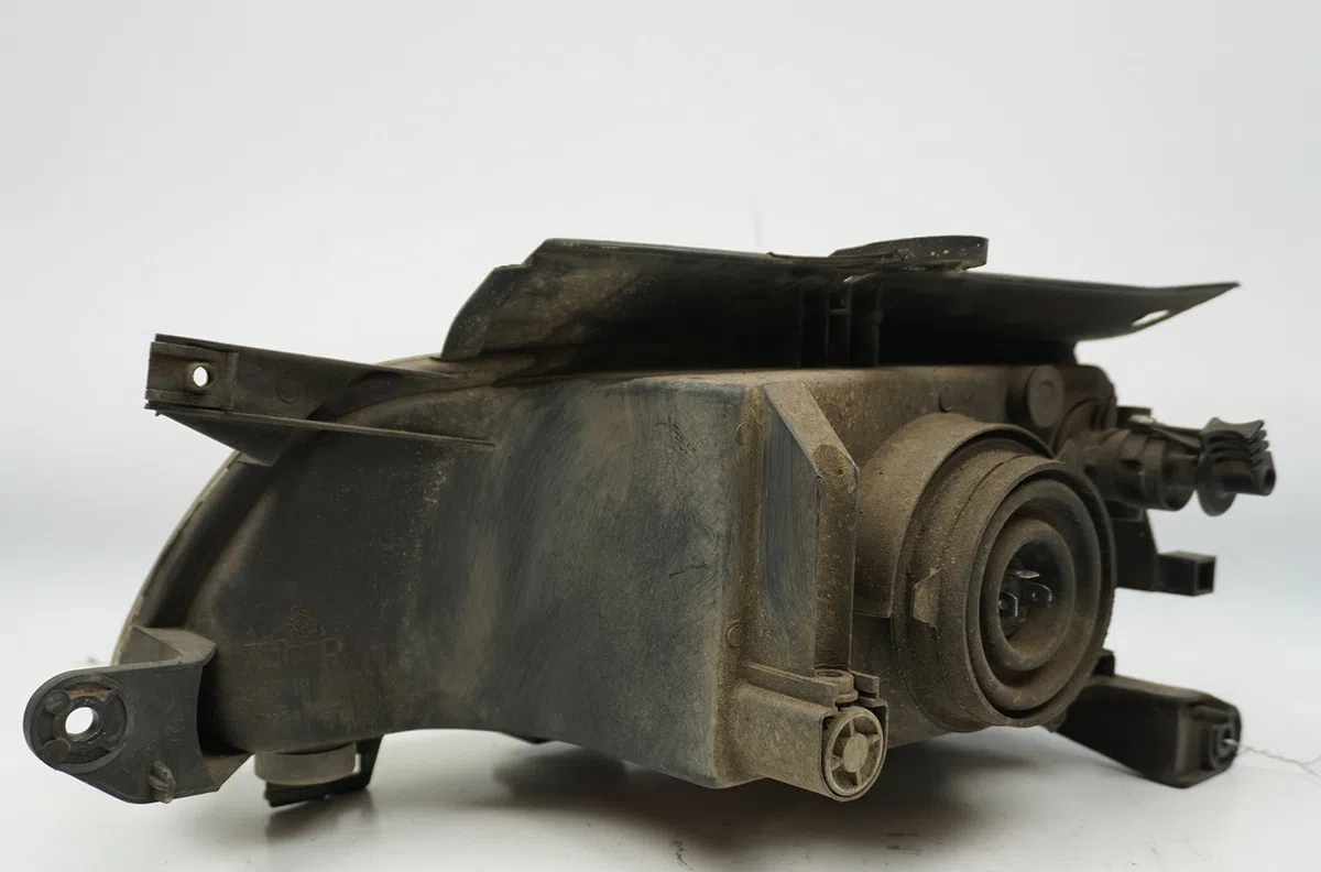 Phare droit Peugeot PARTNER Camionnette-Monospace (5_, G_) 1.9 d (1996-2002) 3 portes occasion