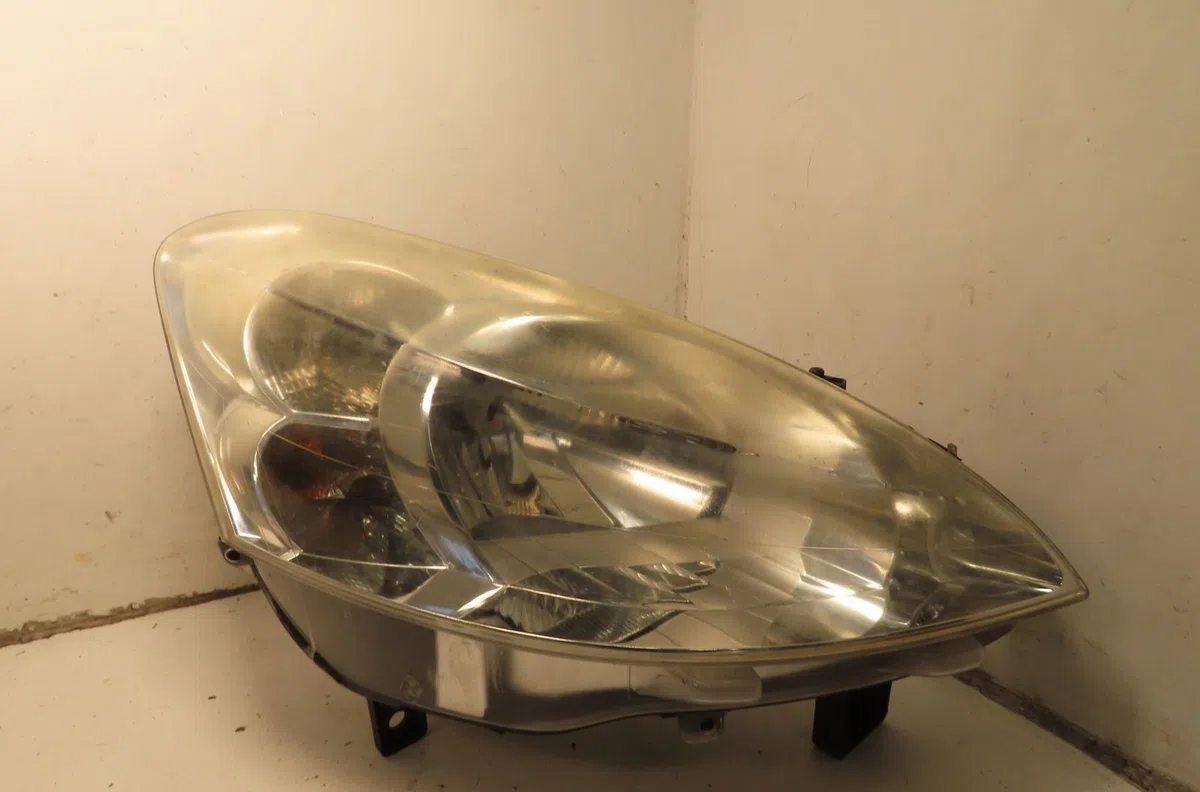 Phare droit Peugeot PARTNER TEPEE 1.6 vti (2008) occasion