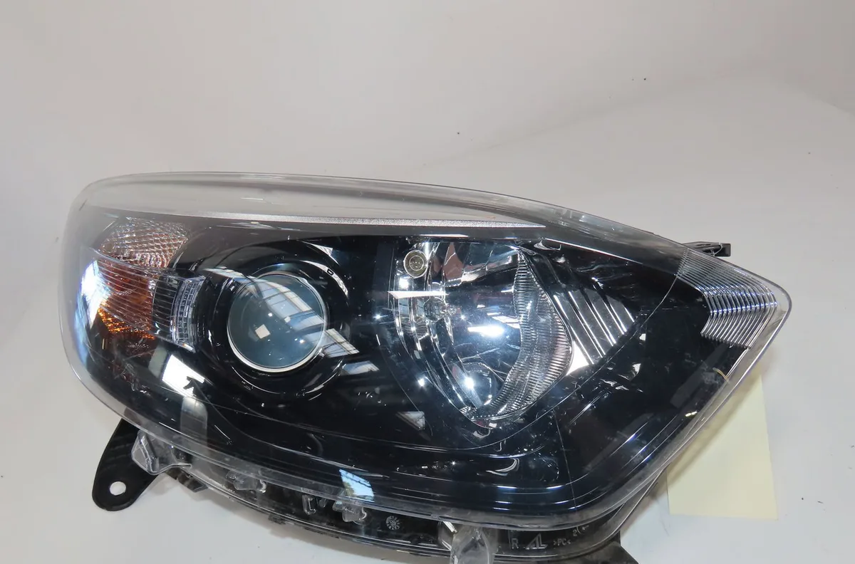 Phare droit Renault CAPTUR I (J5_, H5_) 1.5 dci 90 (2013) 5 portes occasion