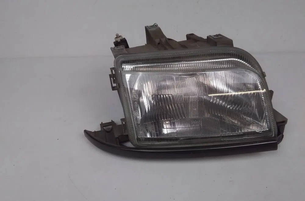 Phare droit RENAULT CLIO 1 1994 occasion