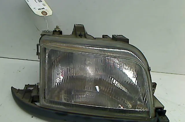 Phare droit RENAULT CLIO 1995 occasion