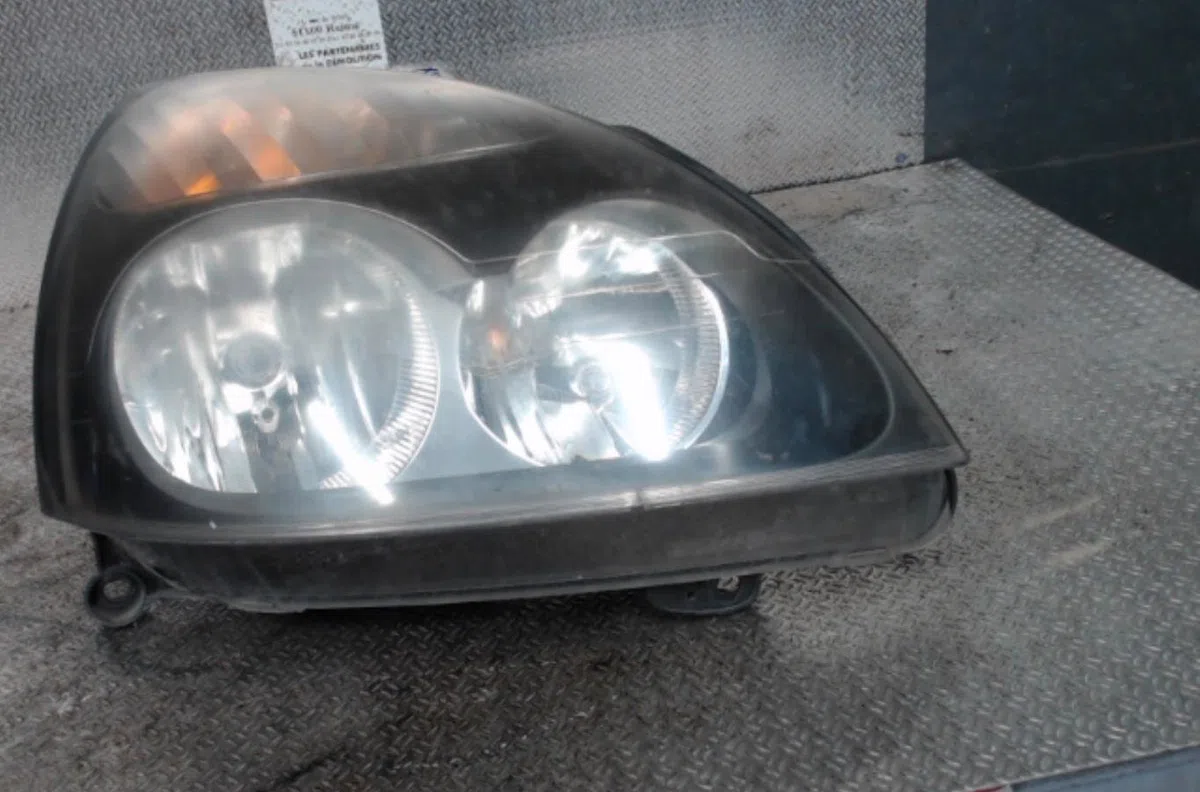 Phare droit RENAULT CLIO 2 CAMPUS  CLIO 2 CAMPUS PHASE 1 occasion